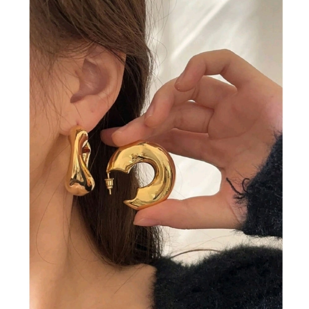 Anthropologie Abstract Minimalist Chunky Thick Open Hoop Gold Earrings - Picture 4 of 4